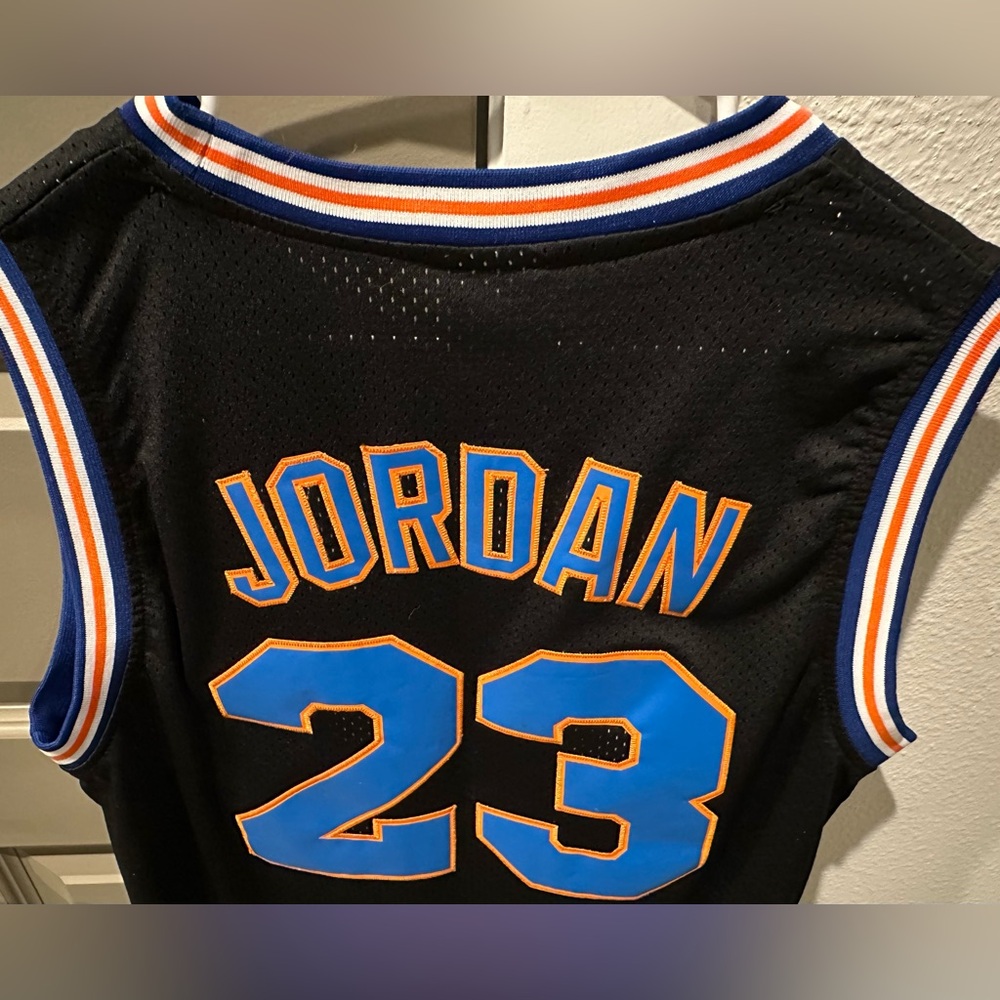 Michael Jordan #23 Tune Squad VTG Authentic Champion Black Jersey Size M in VGC - Picture 16 of 16